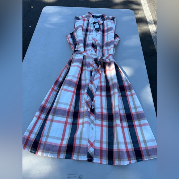 NWT Tommy Hilfiger sleeveless dress w/ ribbon size M
Pit to pit: 17”
Length: 38” - Picture 3 of 6